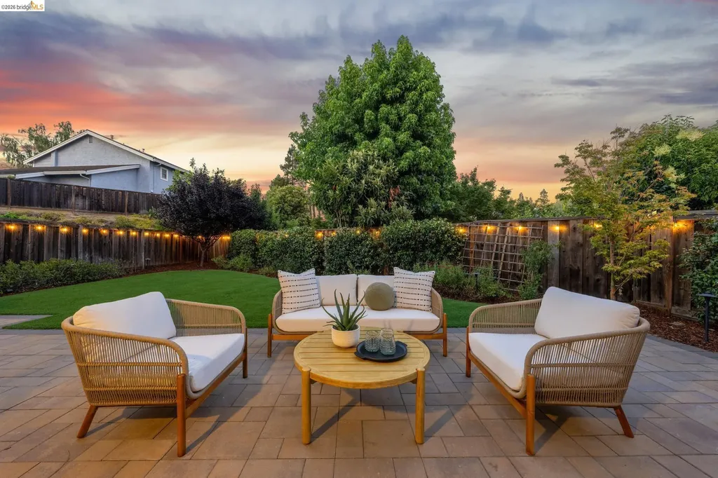 2253 Freshwater Court Martinez CA 94553