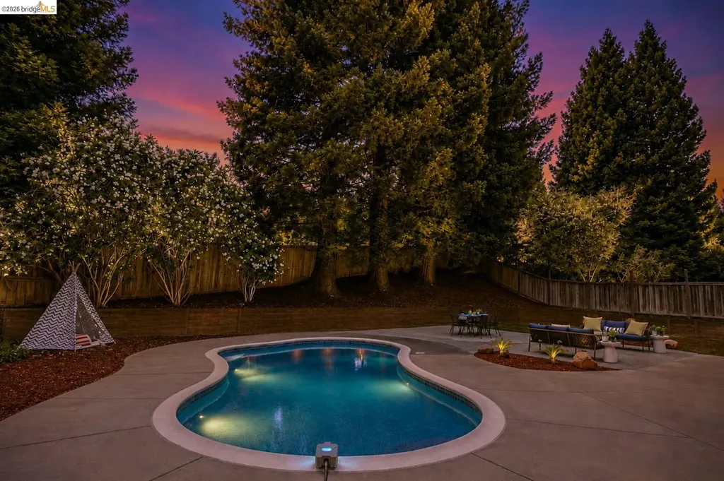 3248 Twin Oaks Drive Napa CA 94558