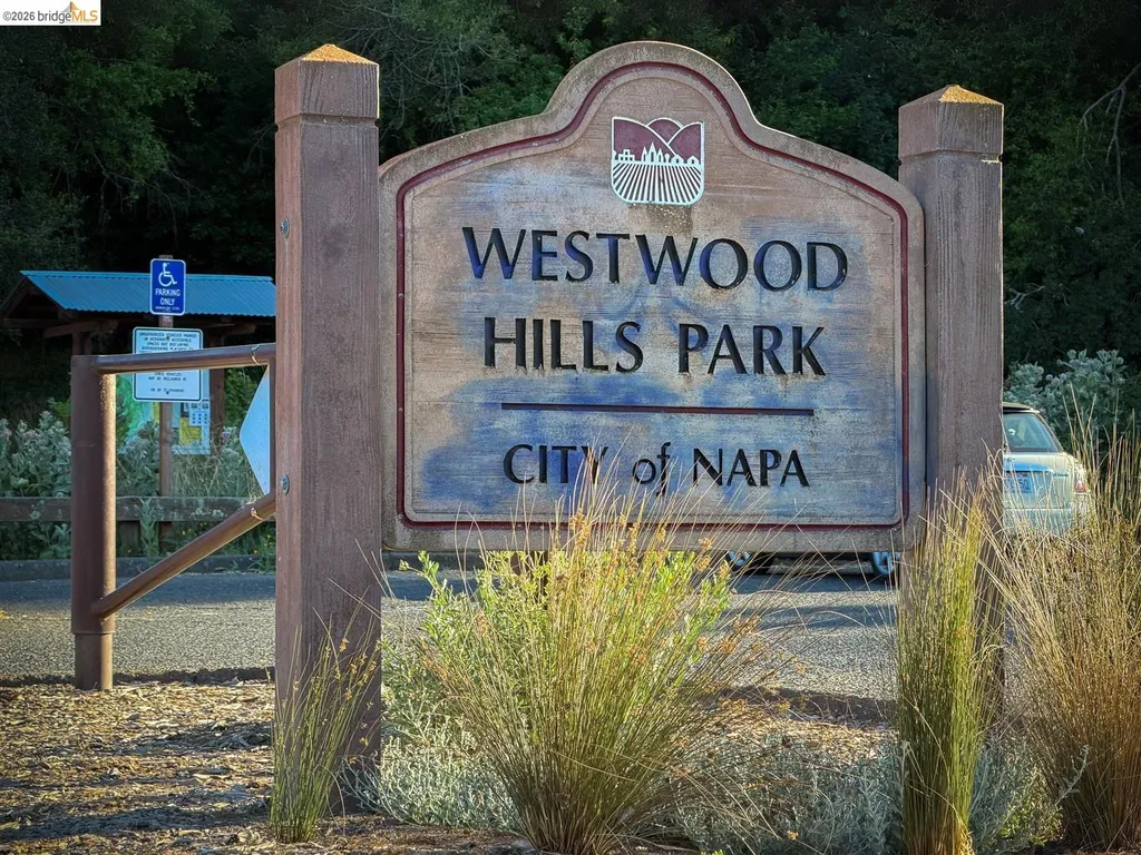 3248 Twin Oaks Drive Napa CA 94558