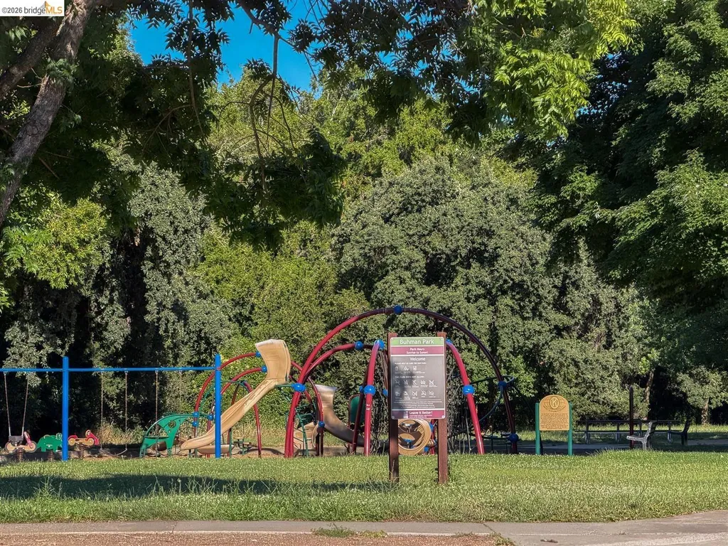 3248 Twin Oaks Drive Napa CA 94558