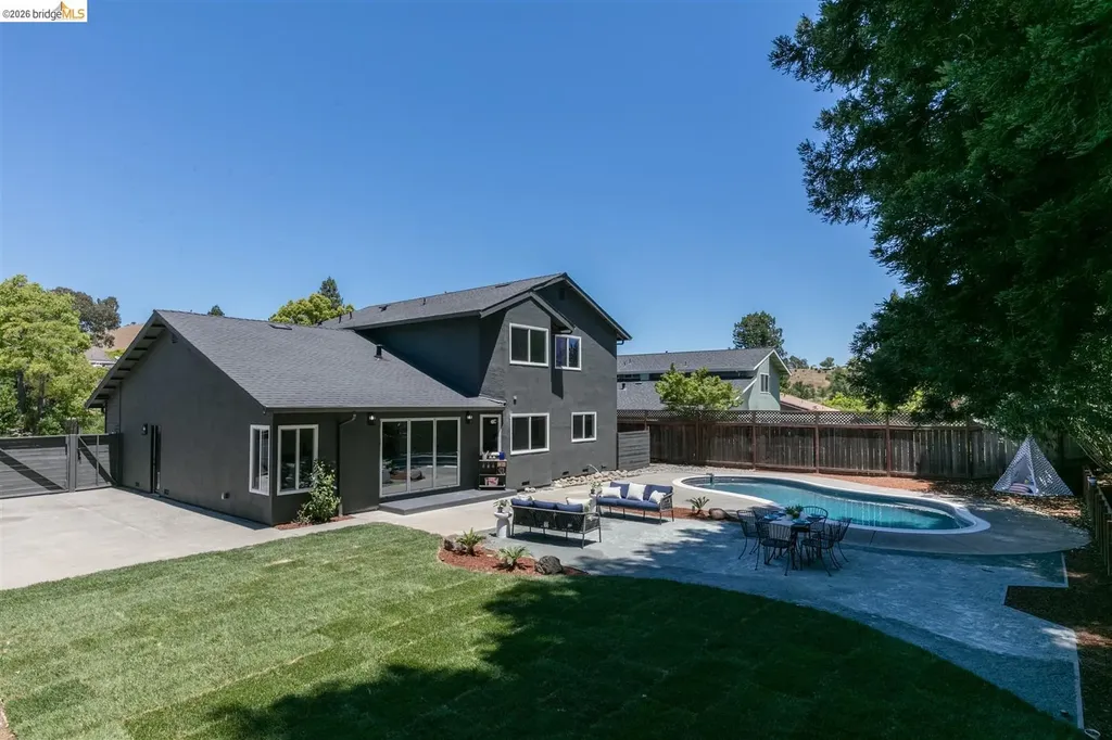 3248 Twin Oaks Drive Napa CA 94558