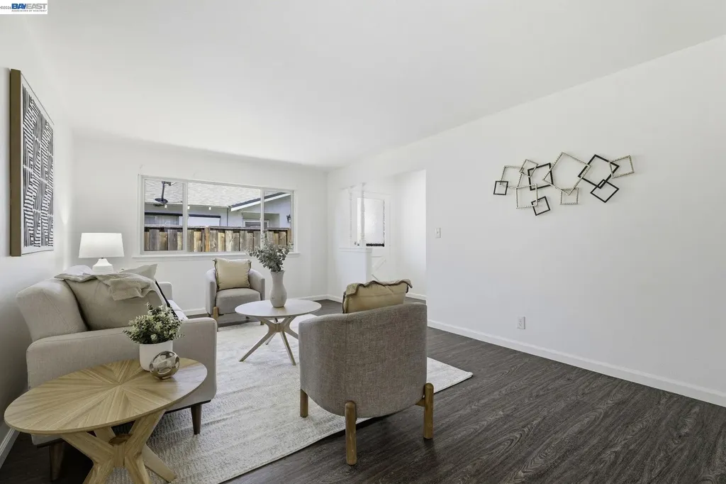 7359-7361 Glenoaks Way Dublin CA 94568