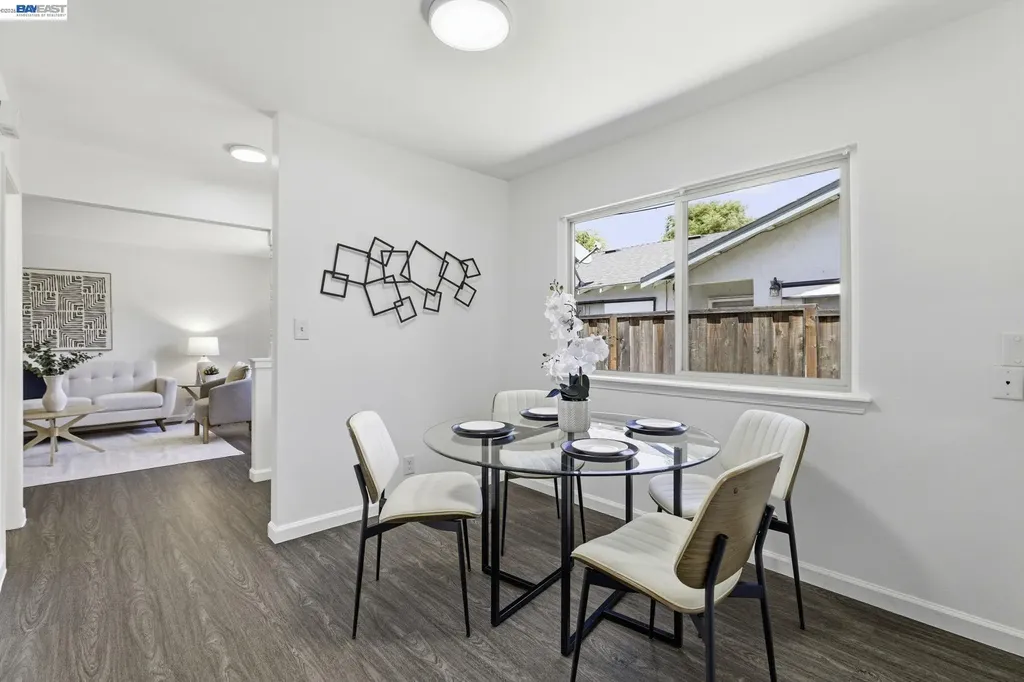 7359-7361 Glenoaks Way Dublin CA 94568