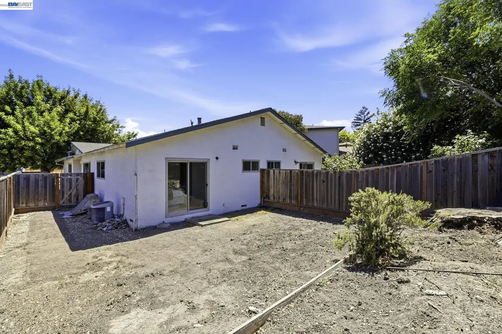 7359-7361 Glenoaks Way Dublin CA 94568