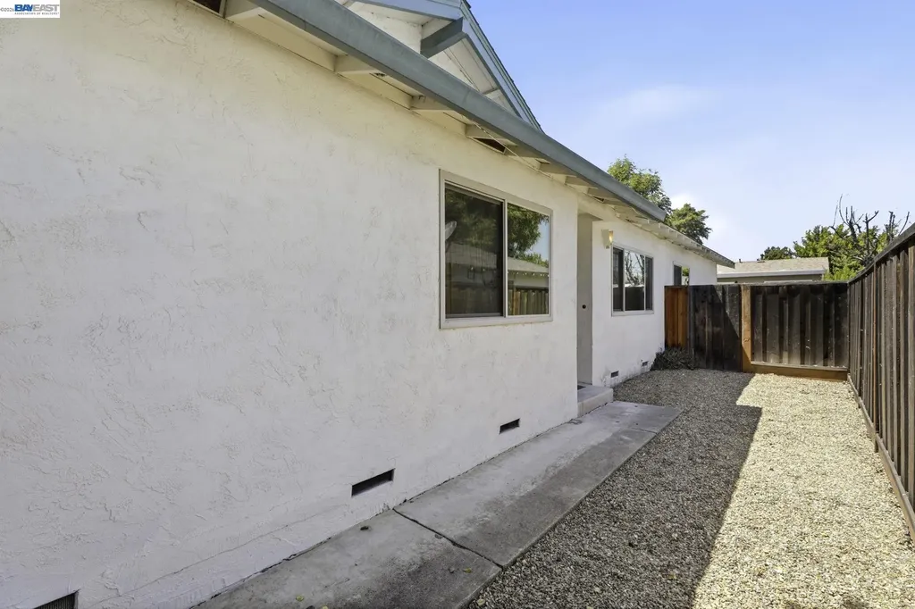 7359-7361 Glenoaks Way Dublin CA 94568