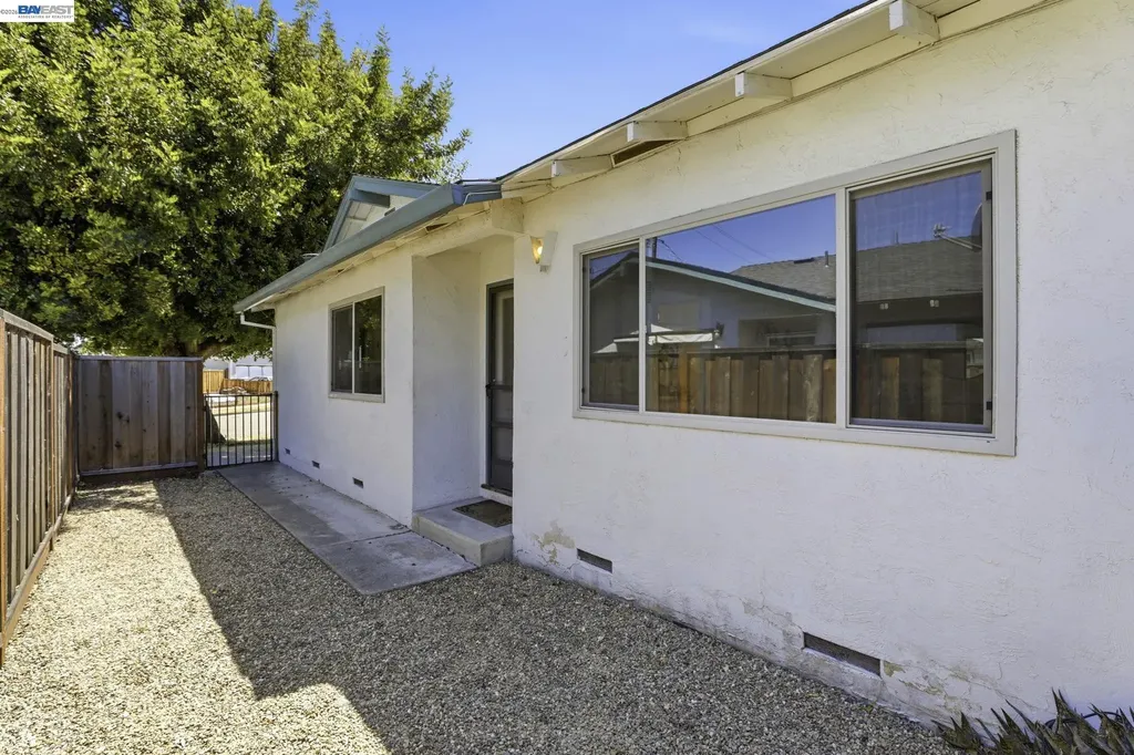 7359-7361 Glenoaks Way Dublin CA 94568