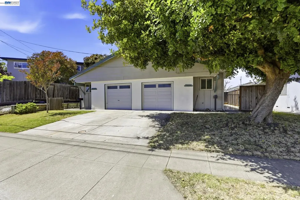 7359-7361 Glenoaks Way Dublin CA 94568