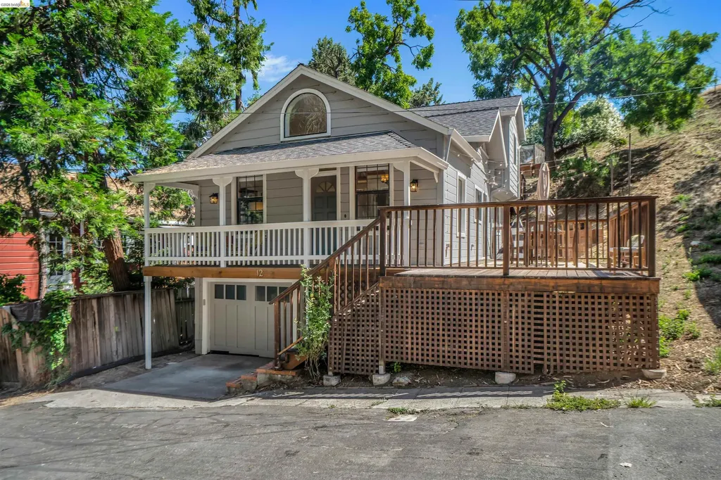 12 Erskine Street Port Costa CA 94569