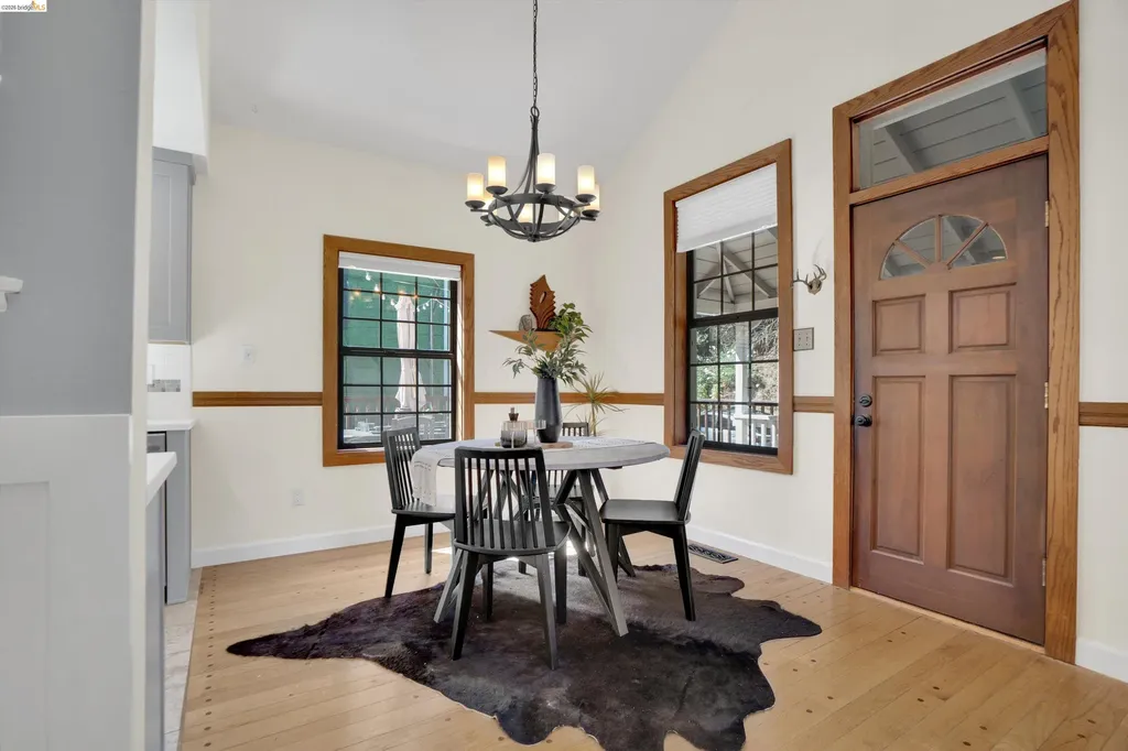 12 Erskine Street Port Costa CA 94569