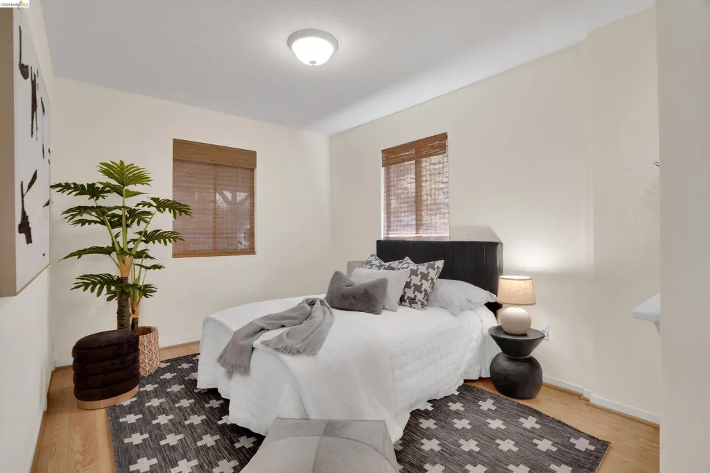 12 Erskine Street Port Costa CA 94569