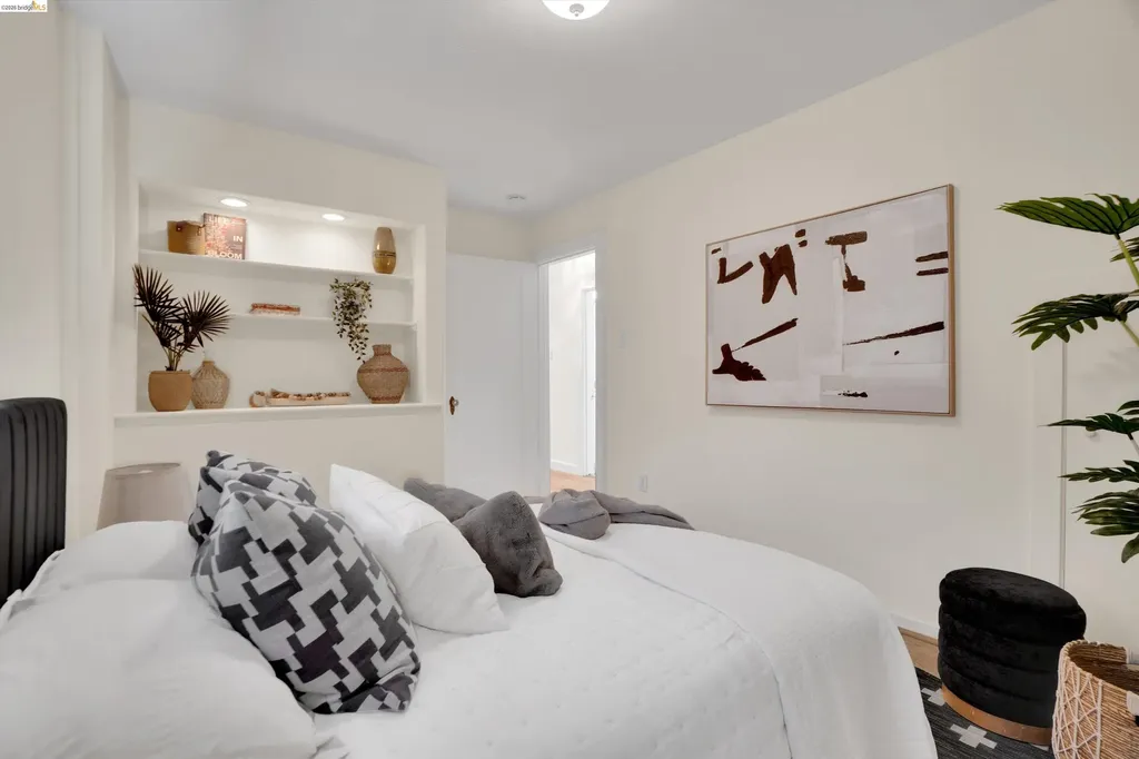 12 Erskine Street Port Costa CA 94569