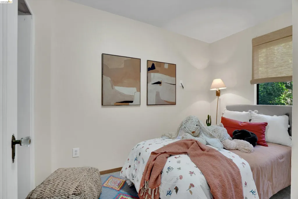 12 Erskine Street Port Costa CA 94569