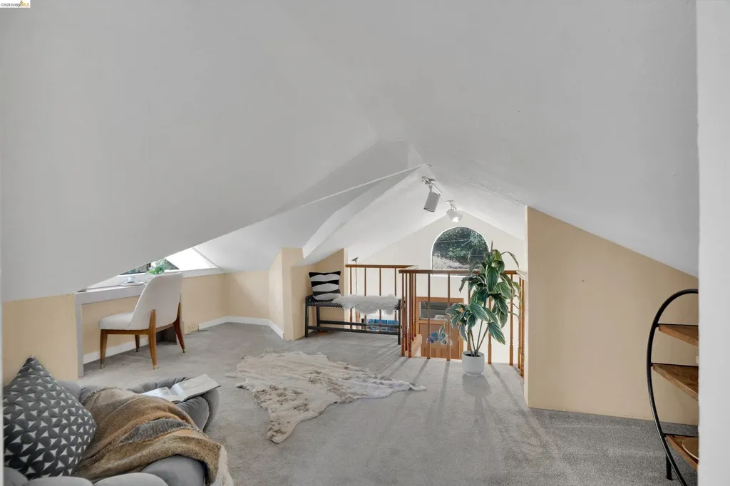 12 Erskine Street Port Costa CA 94569