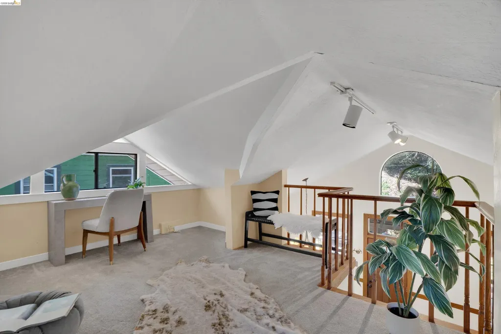12 Erskine Street Port Costa CA 94569