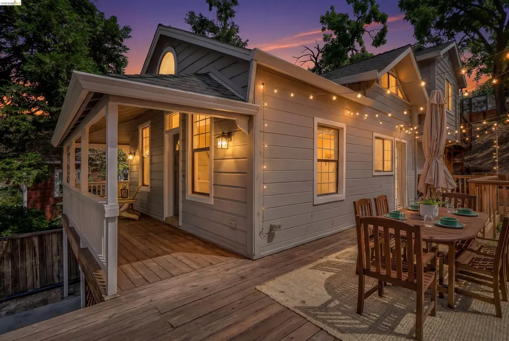 12 Erskine Street Port Costa CA 94569