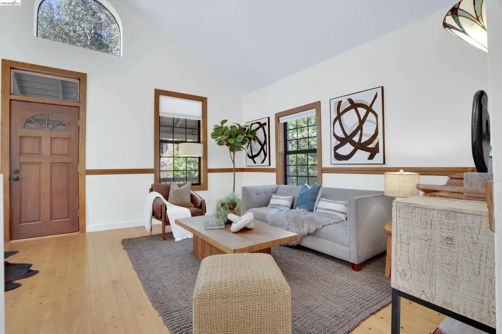 12 Erskine Street Port Costa CA 94569