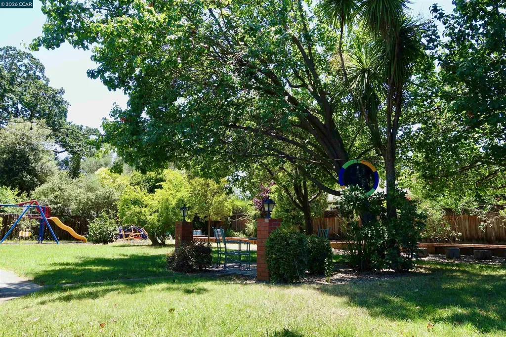 2591 Walnut Boulevard Walnut Creek CA 94596