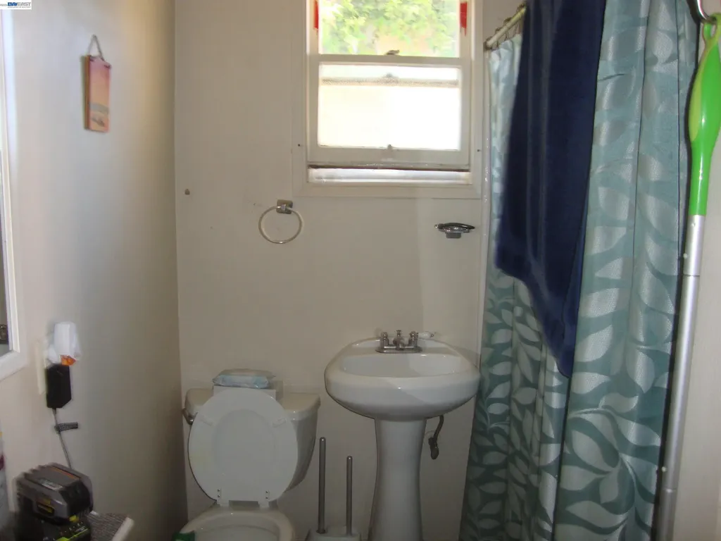 20872 /74 Wilbeam Avenue Castro Valley CA 94546