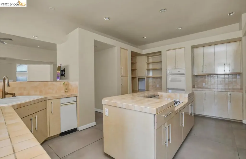 1957 Dolphin Place Discovery Bay CA 94505