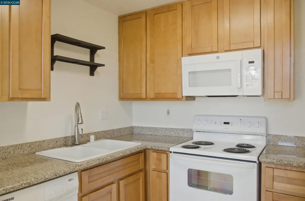 90 Glenwood Hercules CA 94547