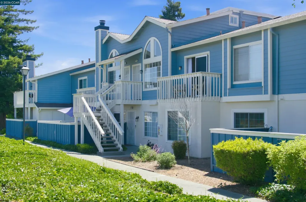 90 Glenwood Hercules CA 94547