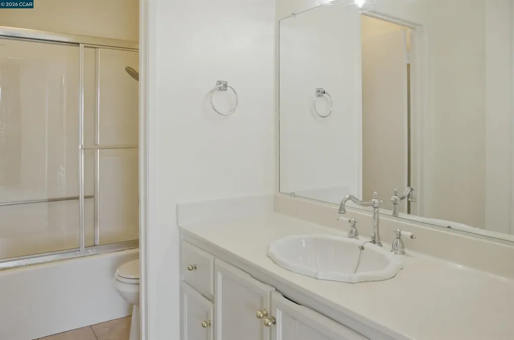 90 Glenwood Hercules CA 94547