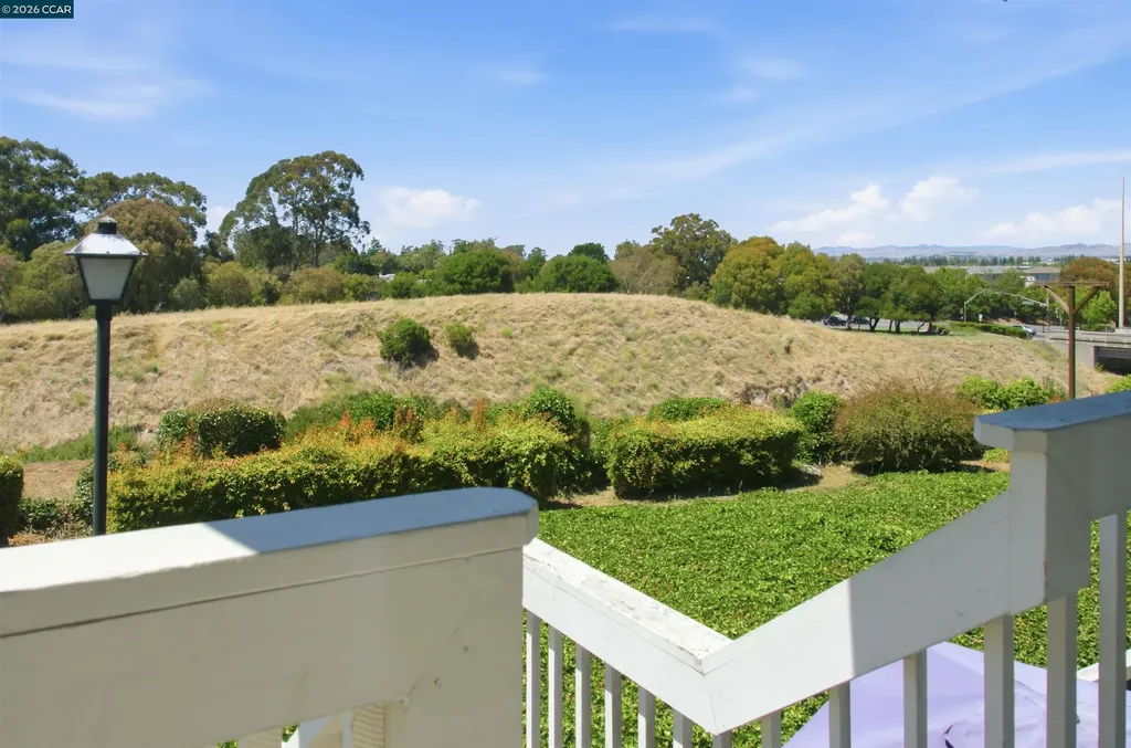90 Glenwood Hercules CA 94547
