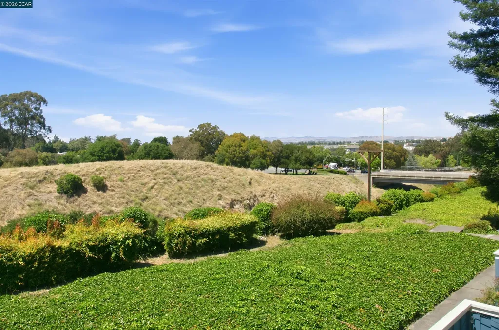 90 Glenwood Hercules CA 94547