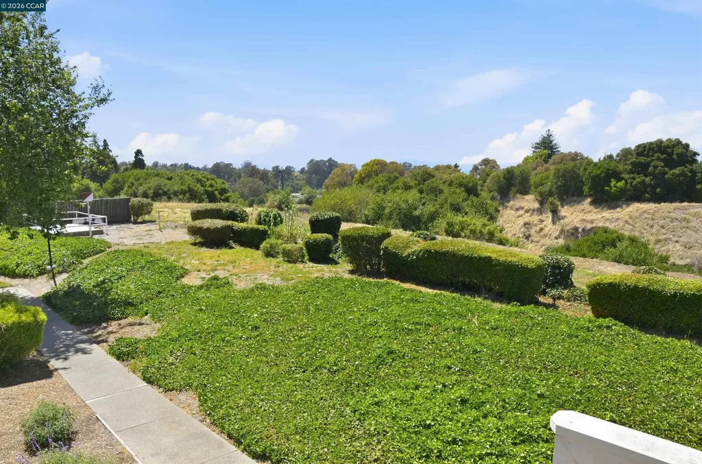 90 Glenwood Hercules CA 94547