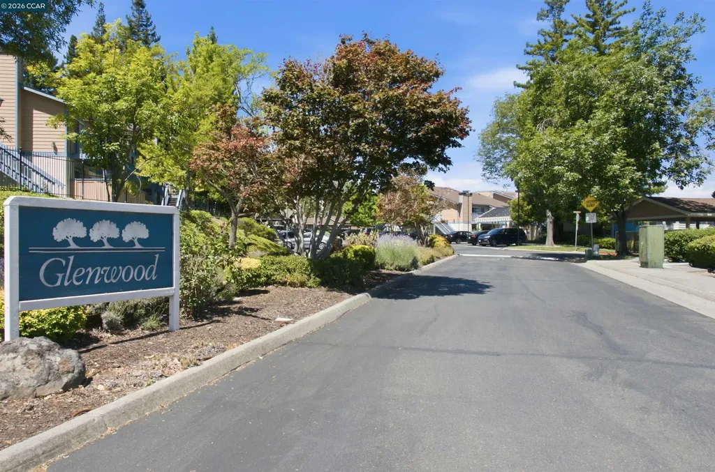 90 Glenwood Hercules CA 94547