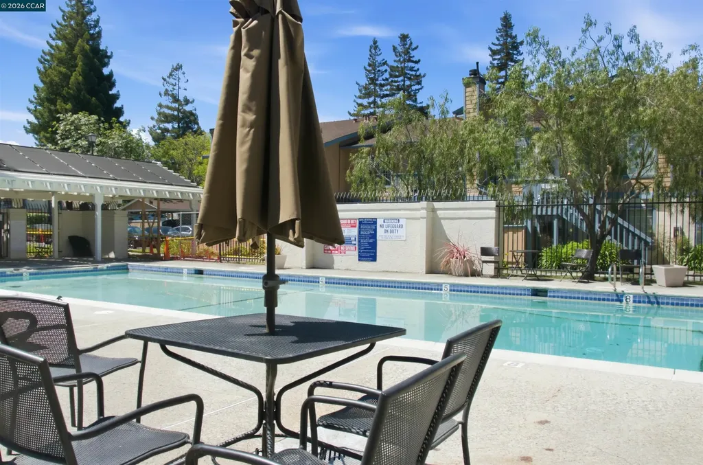 90 Glenwood Hercules CA 94547