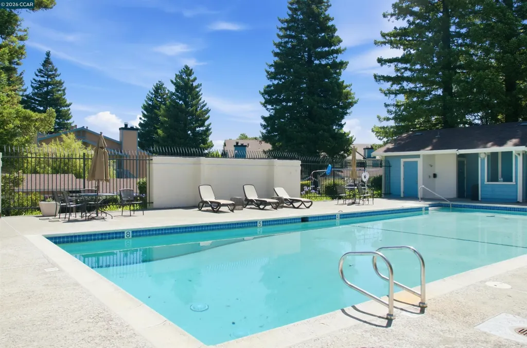 90 Glenwood Hercules CA 94547