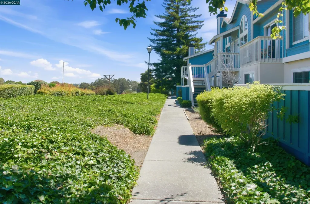 90 Glenwood Hercules CA 94547