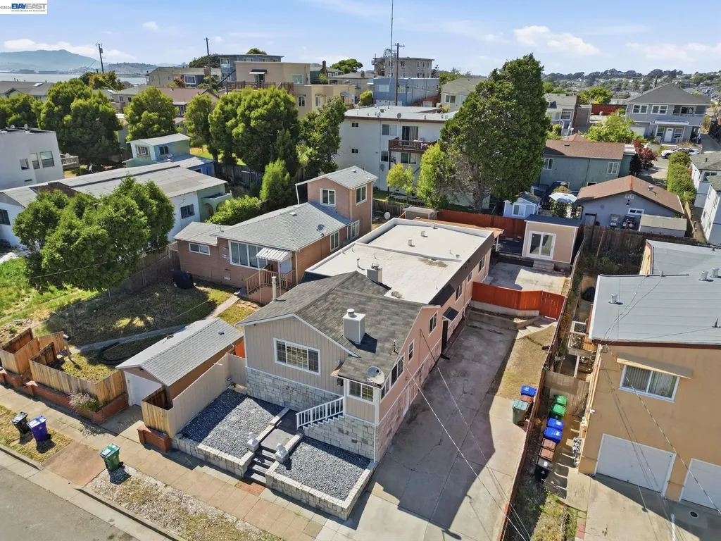 5237 Fresno Avenue Richmond CA 94804