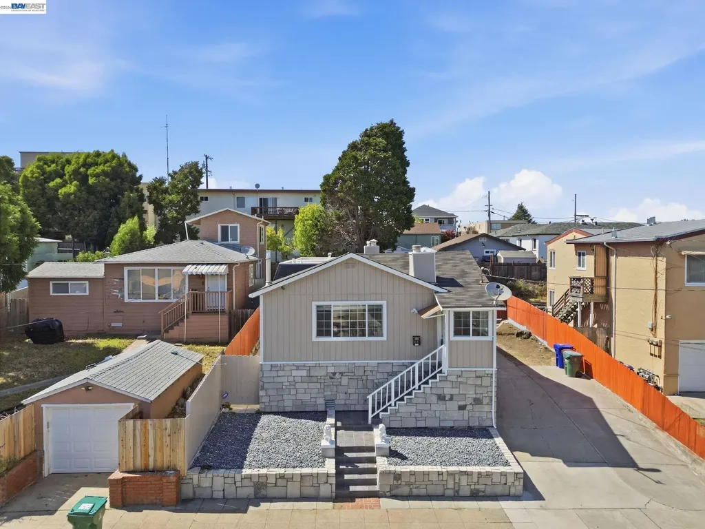 5237 Fresno Avenue Richmond CA 94804