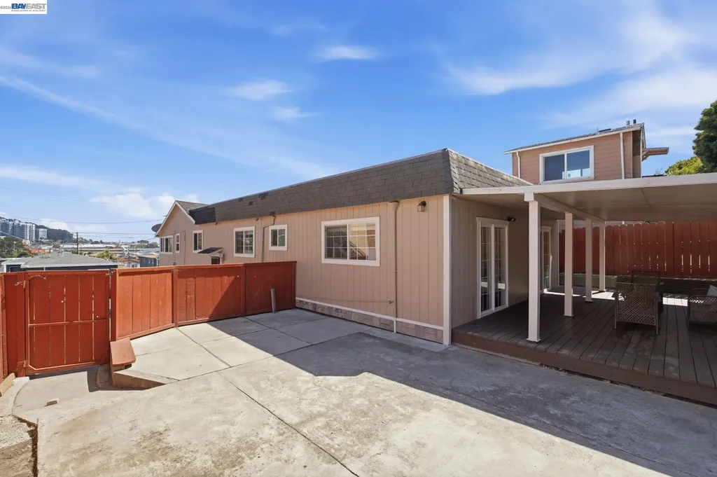 5237 Fresno Avenue Richmond CA 94804