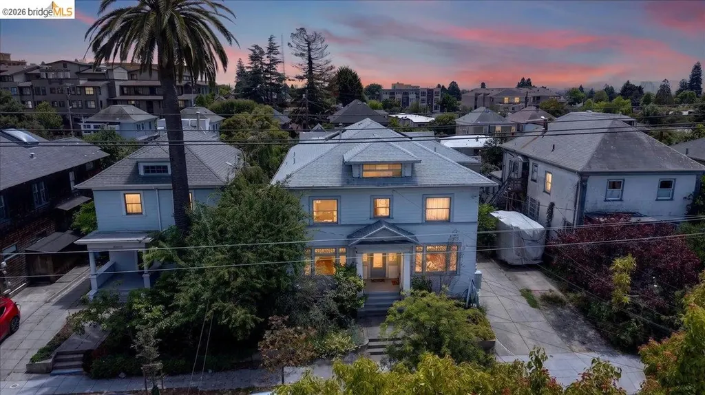 Berkeley CA, 1822 Hearst Avenue, Unit B