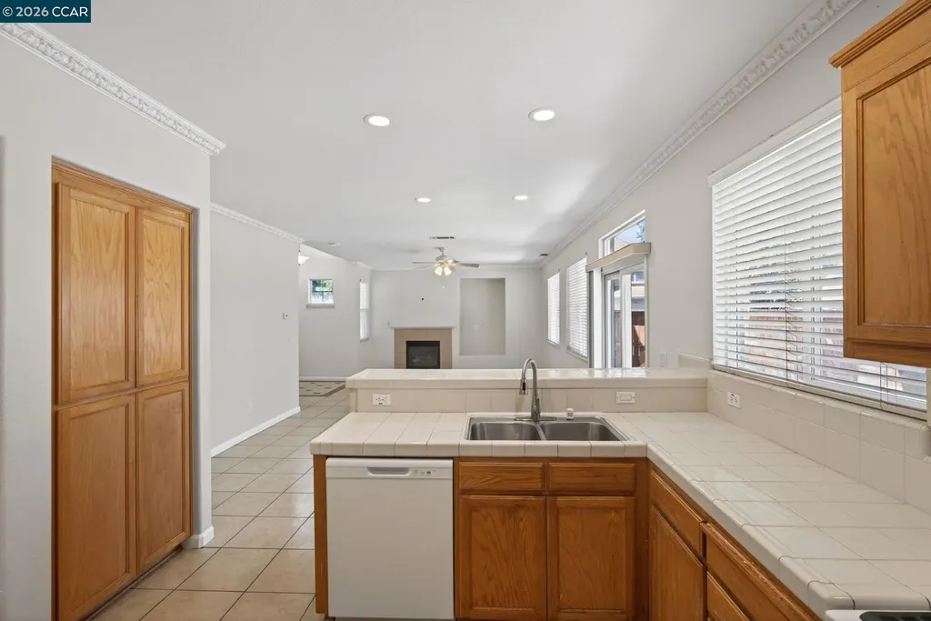 149 Maidenhair Street Pittsburg CA 94565