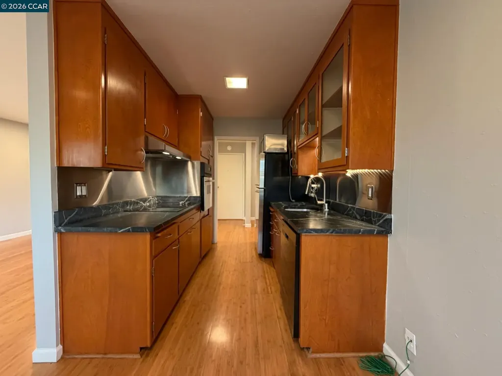 94 Bayo Vista Avenue Oakland CA 94611