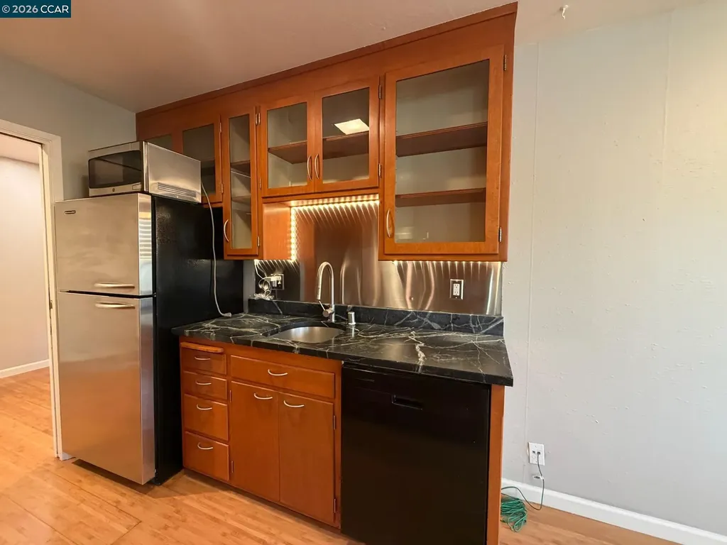 94 Bayo Vista Avenue Oakland CA 94611