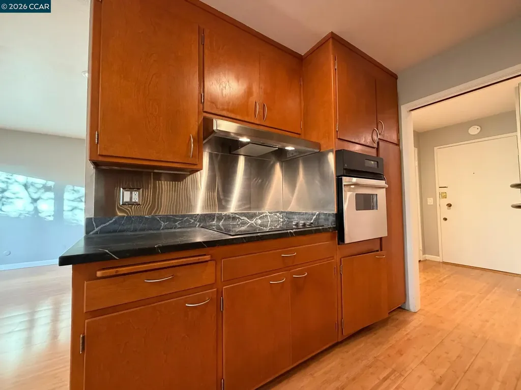 94 Bayo Vista Avenue Oakland CA 94611