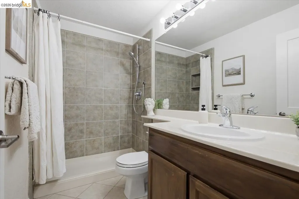 1025 Pinehurst Court Concord CA 94521