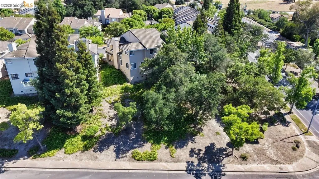 1025 Pinehurst Court Concord CA 94521