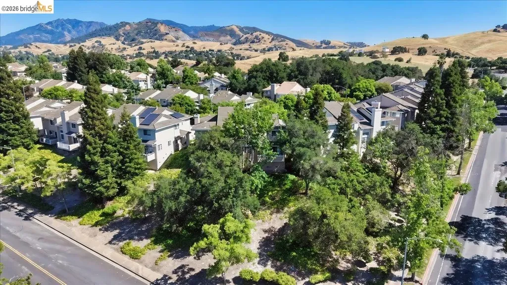 1025 Pinehurst Court Concord CA 94521