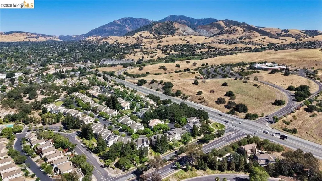 1025 Pinehurst Court Concord CA 94521