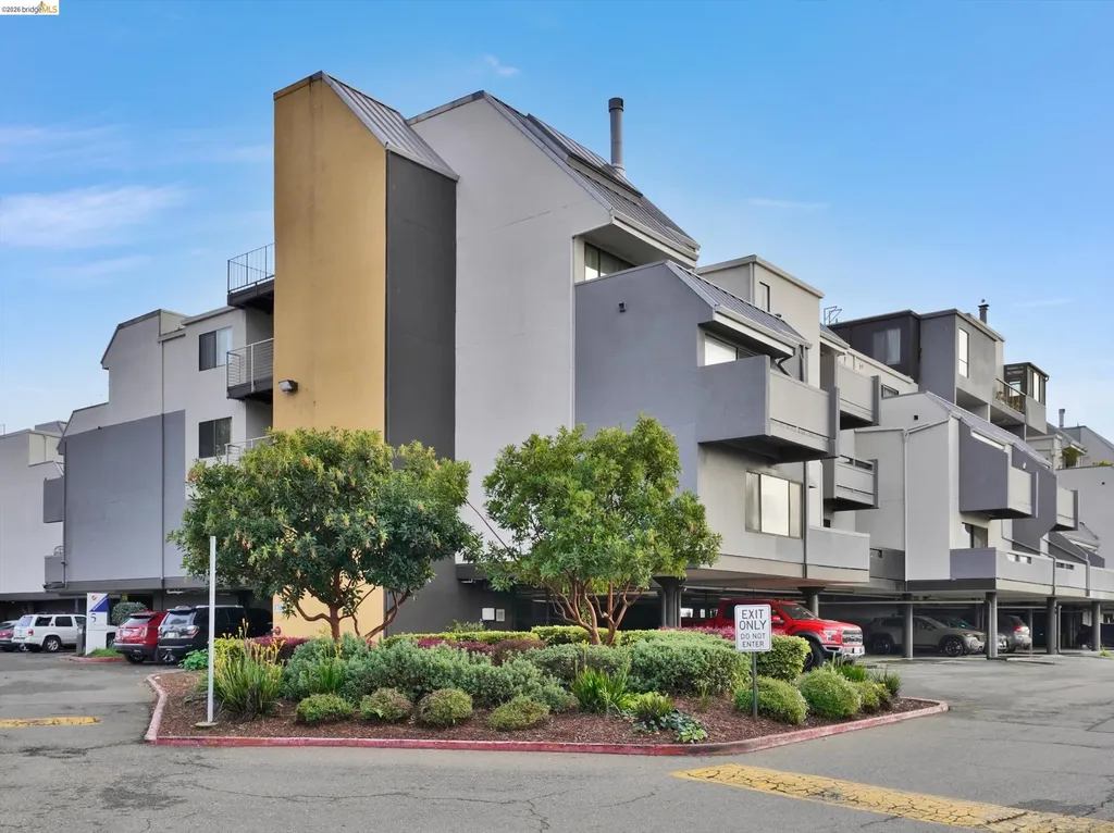 5 Embarcadero West Oakland CA 94607
