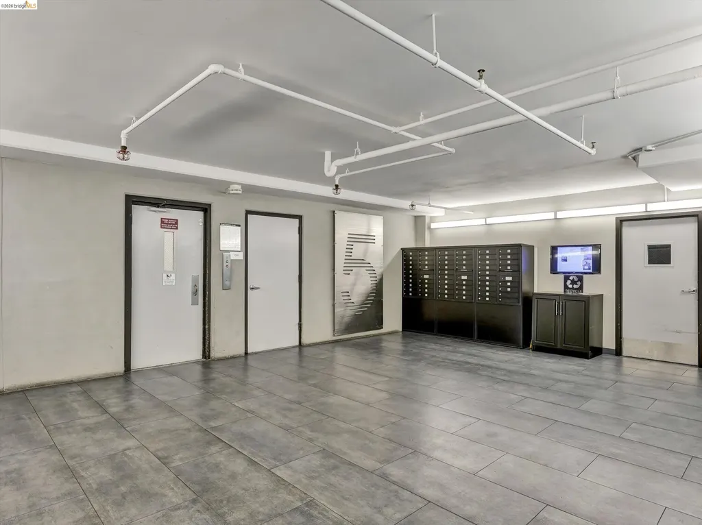 5 Embarcadero West Oakland CA 94607