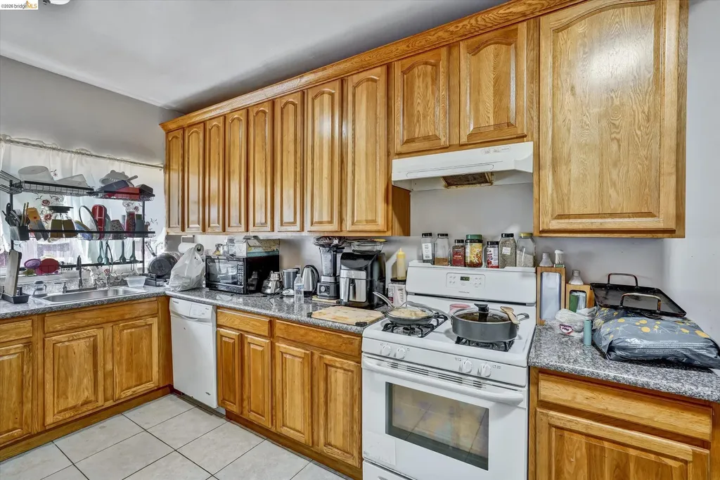 1390 Highland Boulevard Hayward CA 94542