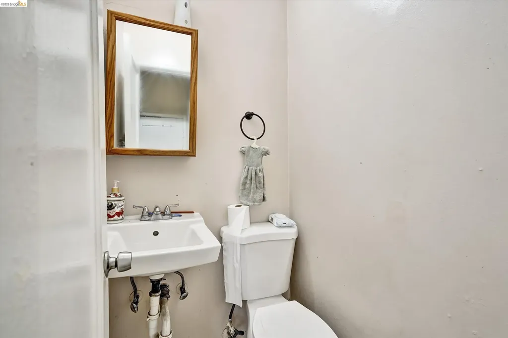 1390 Highland Boulevard Hayward CA 94542