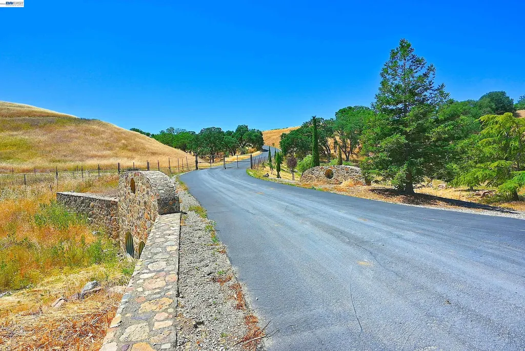5625 Greenville Road Livermore CA 94550